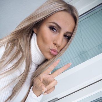 Oumy - Les Planchettes - Neuchâtel | Strip Tease