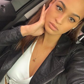 Taj - Essert-Pittet - Vaud | Strip Tease