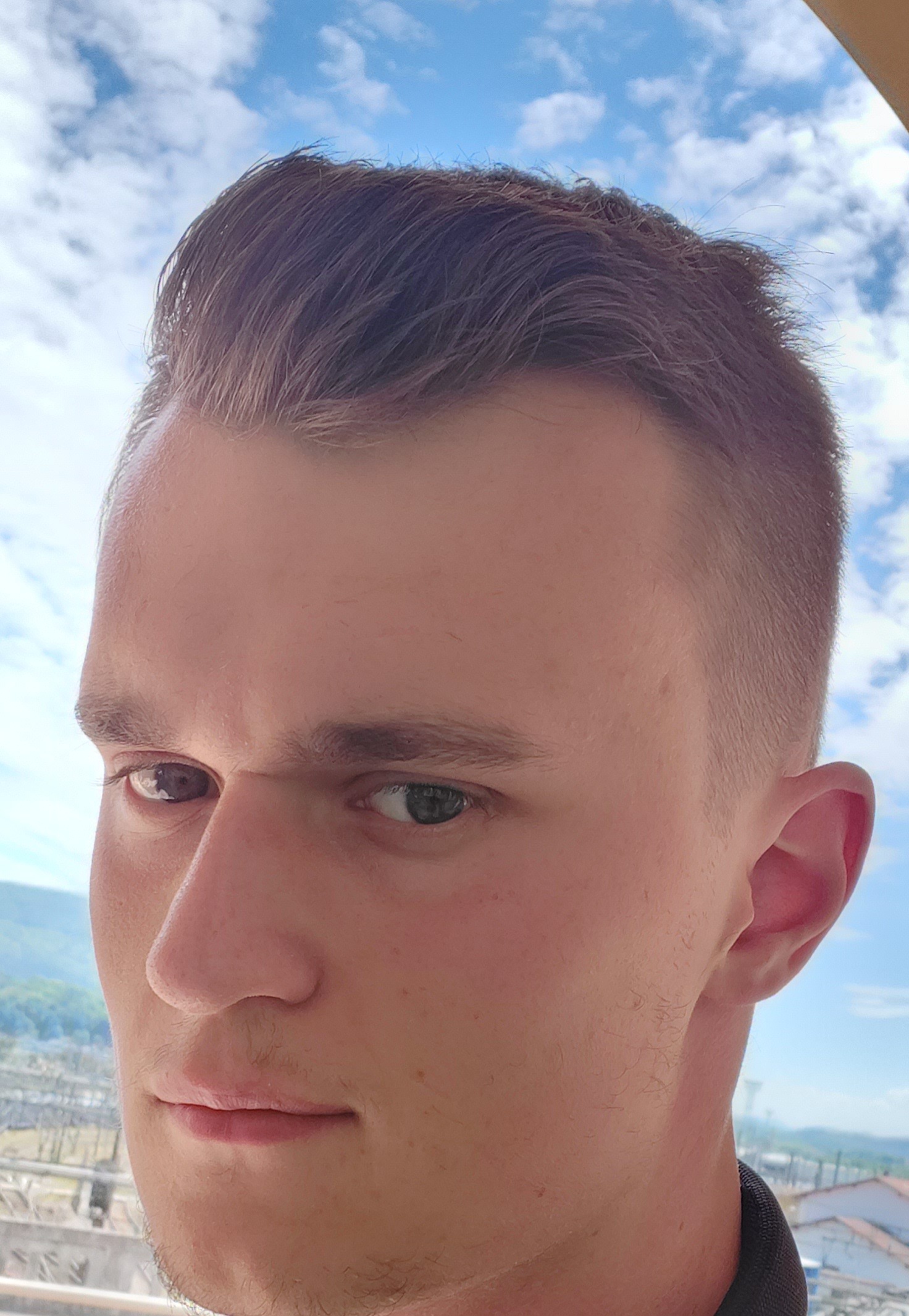 Refael - Premier - Vaud | Strip Tease