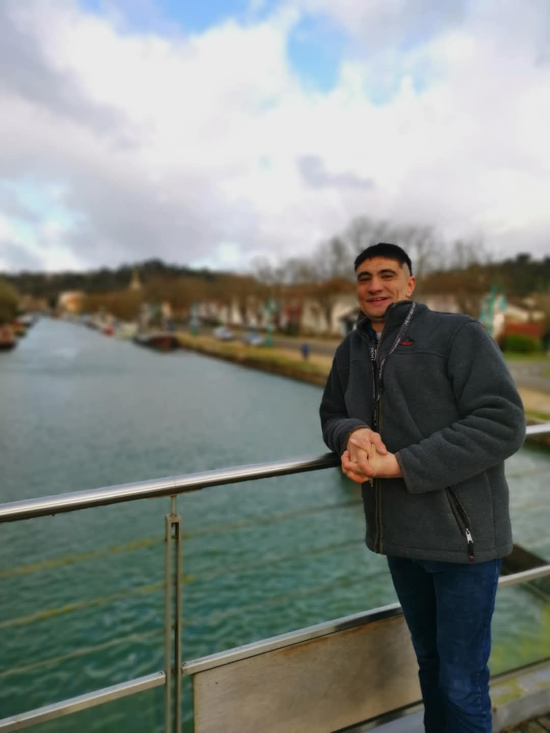 Thadee - Mont-de-Buttes - Neuchâtel | Strip Tease