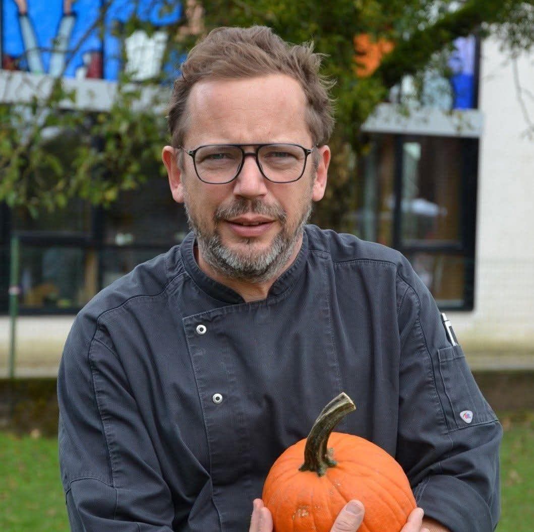 Curtiss - Neuhausen am Rheinfall - Schaffhouse | Strip Tease