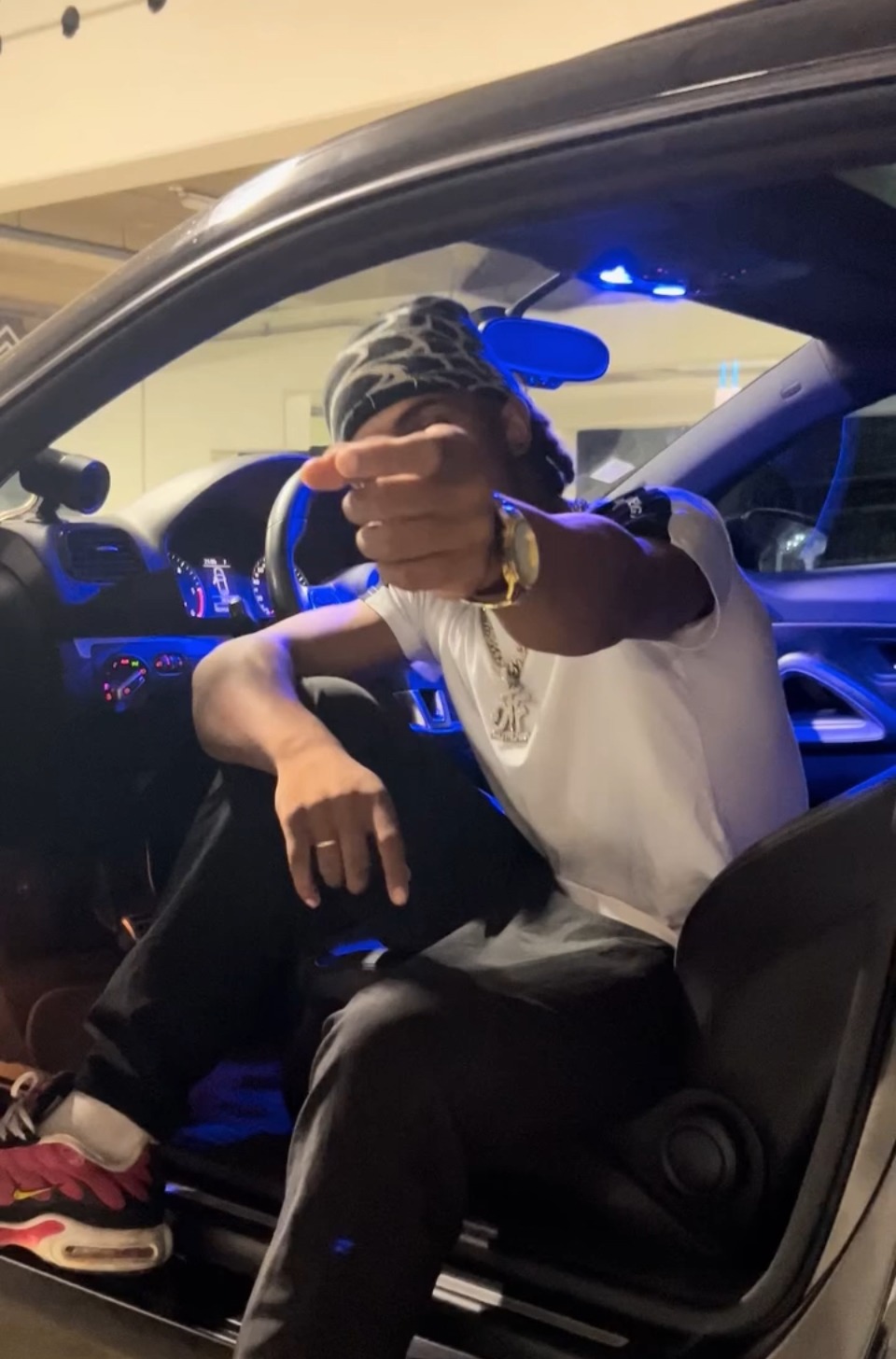 Abdeljalil - Willadingen - Berne | Strip Tease