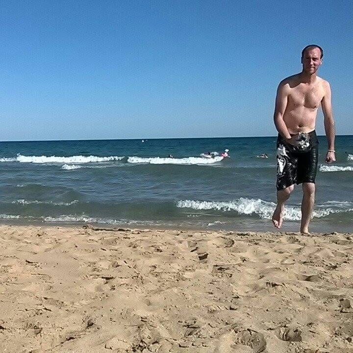 Fadhel - Binningen - Bâle-Campagne | Strip Tease