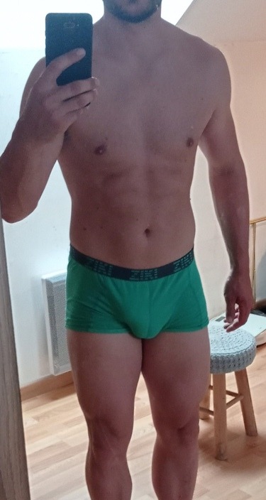 Mathiew - Font - Fribourg | Strip Tease