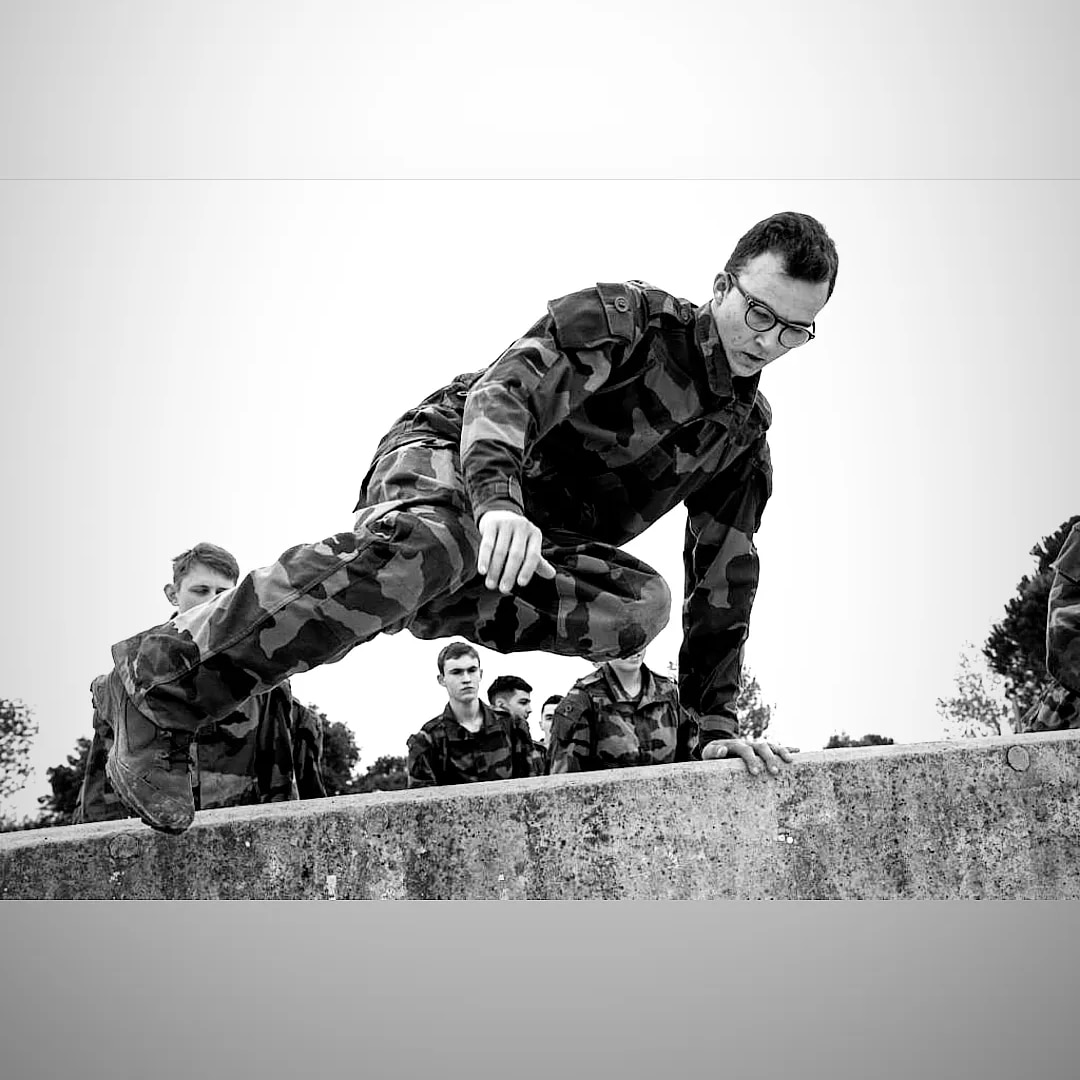 Khelifa - Pont-de-la-Morge (Sion) - Valais | Strip Tease