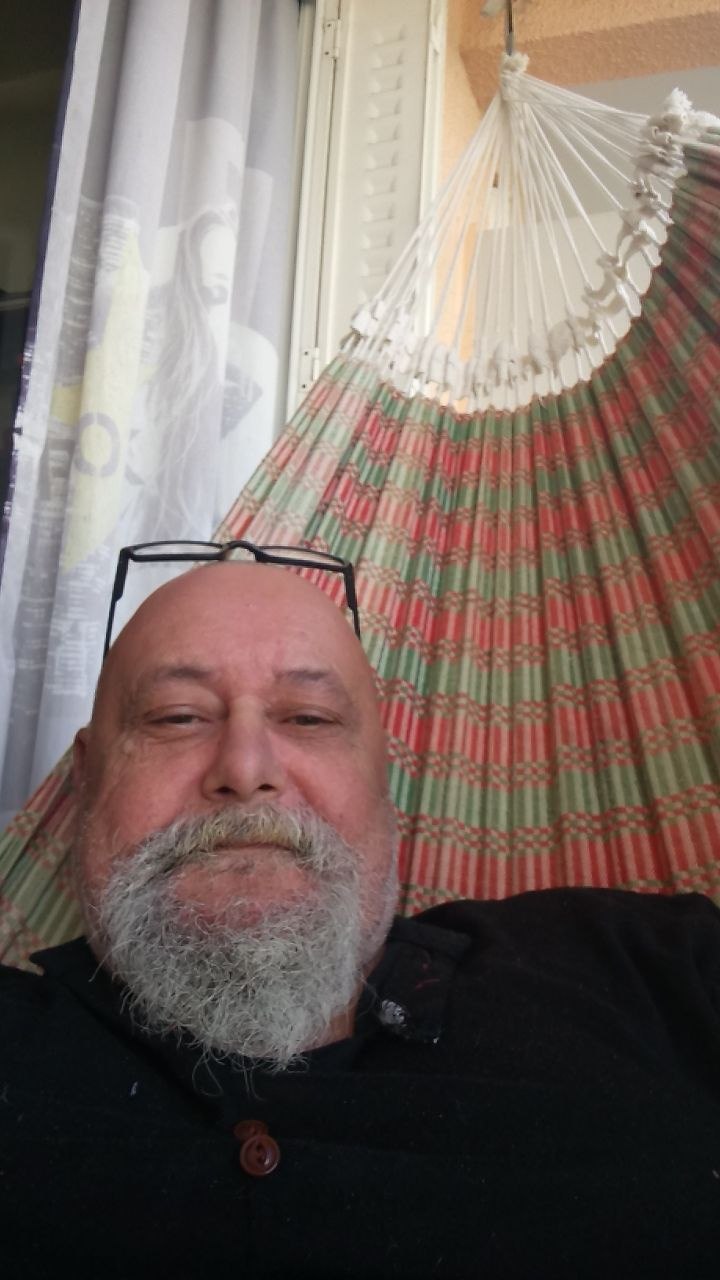 Vinh - Oppens - Vaud | Strip Tease