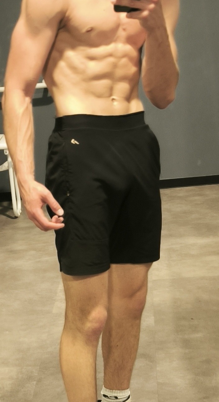 Régis - Mugena - Tessin | Strip Tease