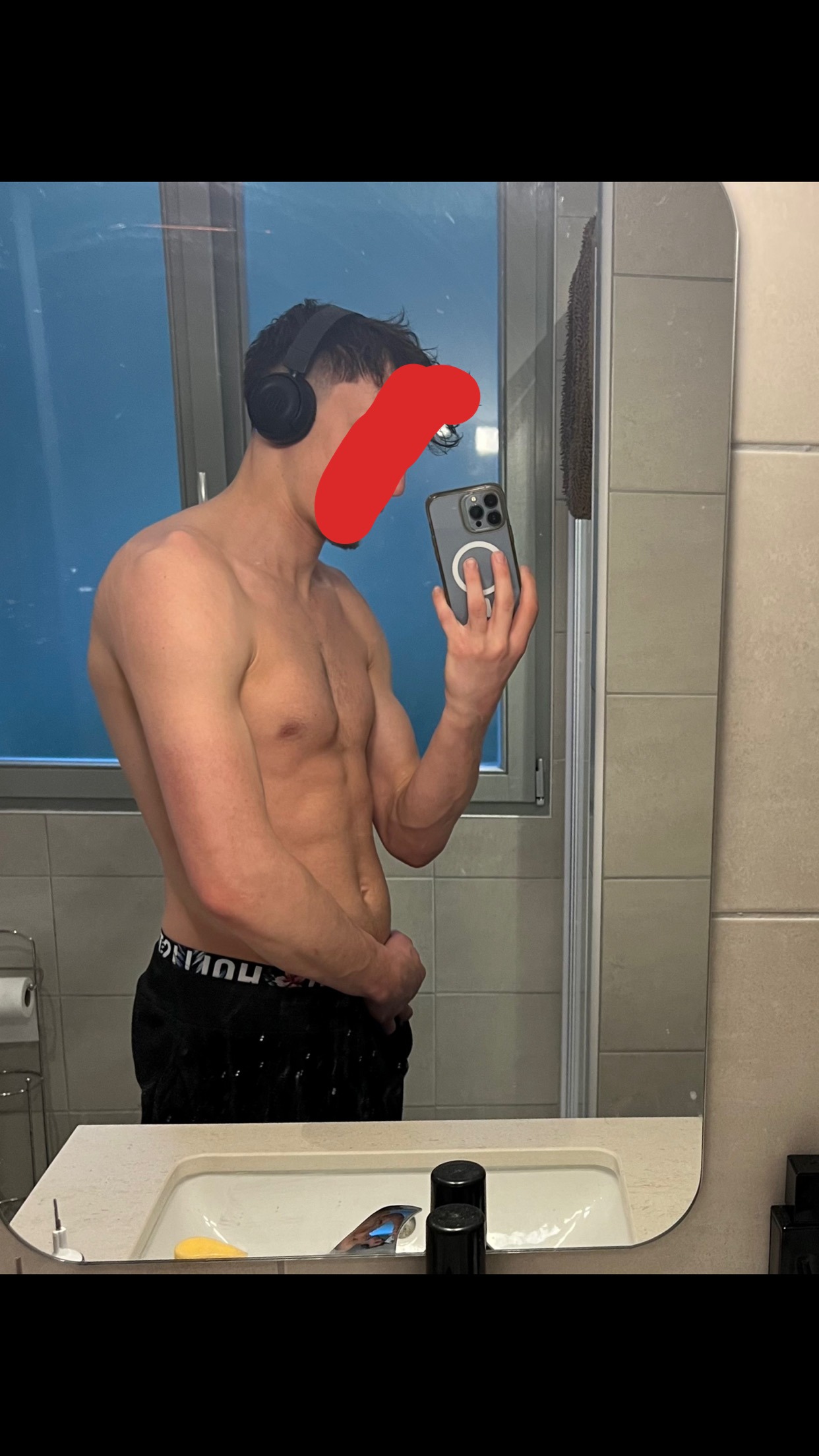 Housseine - Wenslingen - Bâle-Campagne | Strip Tease