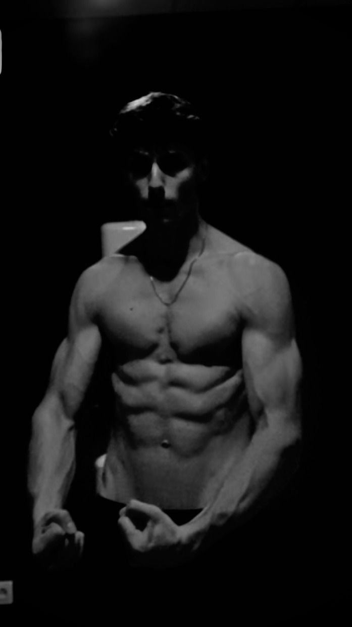 Harish - Bodio TI - Tessin | Strip Tease