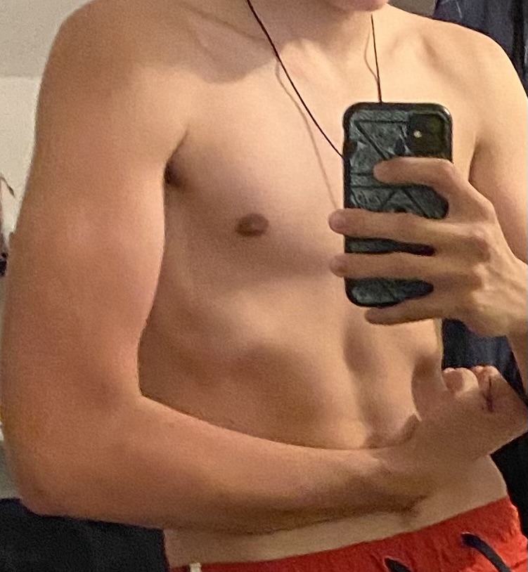 Lloyd - Kölliken - Argovie | Strip Tease