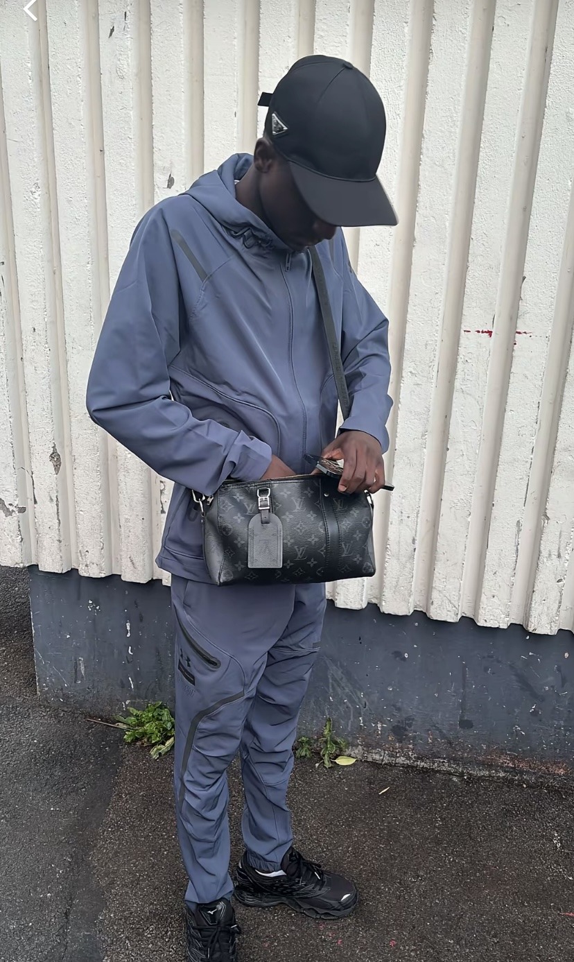 Bryann - Tegna - Tessin | Strip Tease