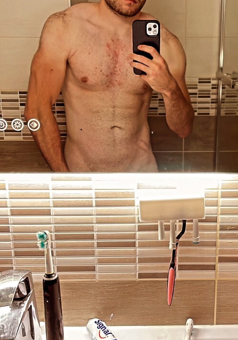 Maksymilian - Colla - Tessin | Strip Tease