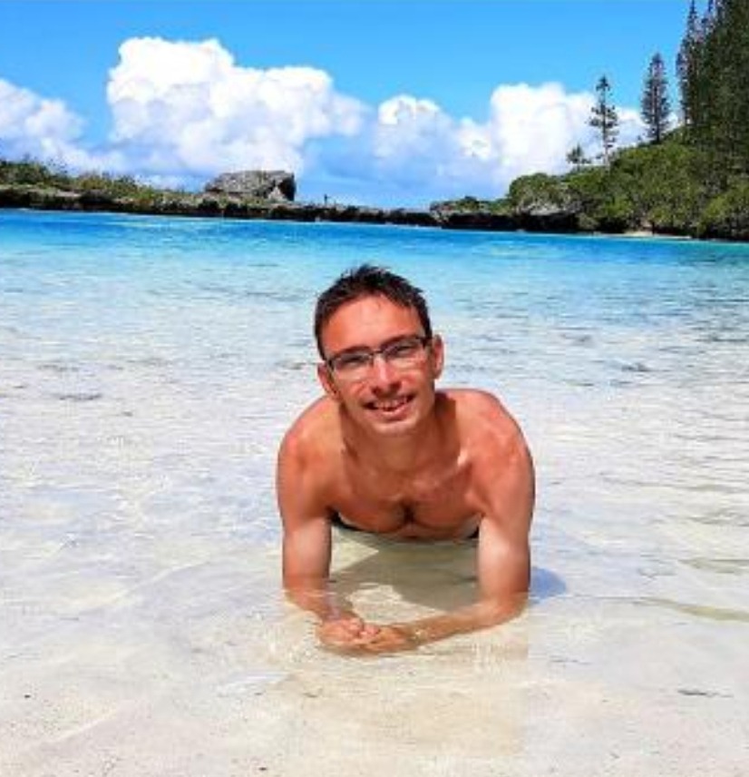 Chahed - Villeret - Berne | Strip Tease