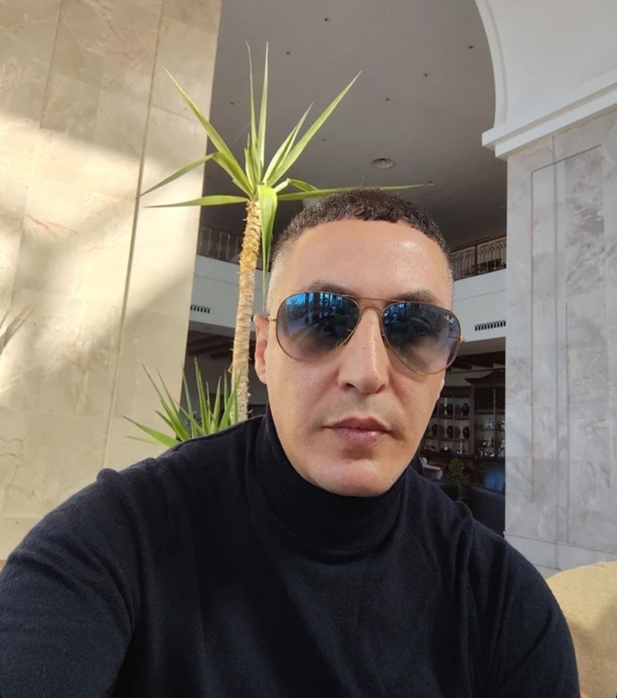 Jonathann - Brione sopra Minusio - Tessin | Strip Tease