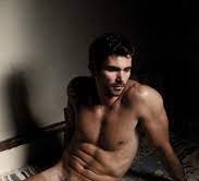 Xanti - Montalchez - Neuchâtel | Strip Tease